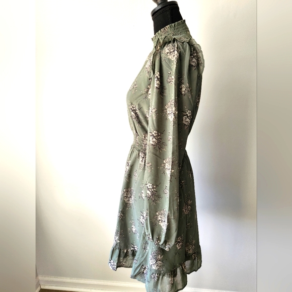 Floral Print Ruffled Mini Dress - Picture 4 of 7